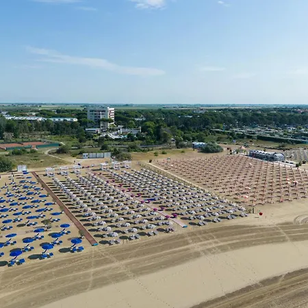 Laguna Park 4superior Отель Бибионе