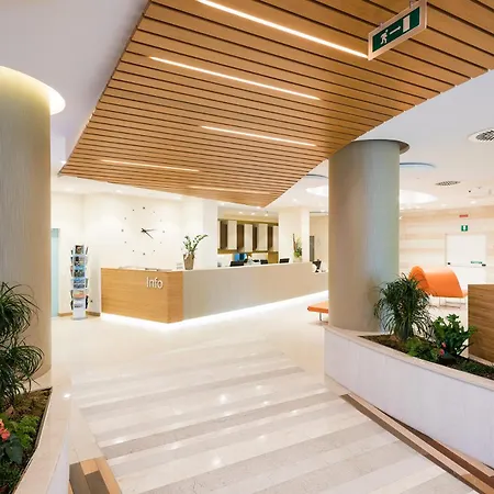 Отель Laguna Park 4superior 4*