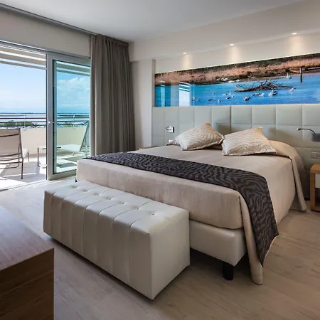 Отель Laguna Park 4superior 4*