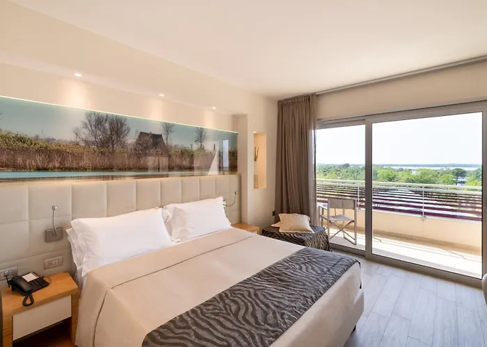 Laguna Park 4superior Отель